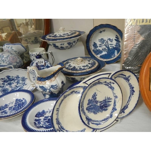 524 - A good mixed lot of blue and white ceramics. COLLECT ONLY