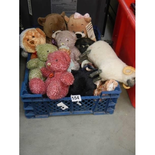 554 - A tray of soft toys.