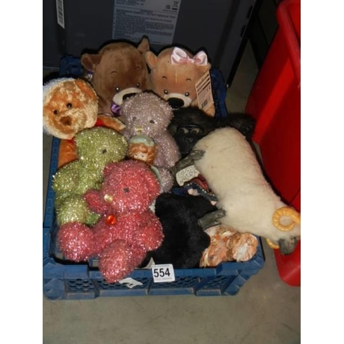 554 - A tray of soft toys.