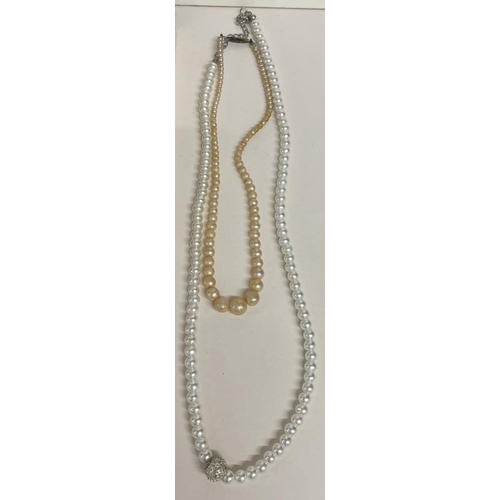 690 - A quantity of necklaces including crystal, pearl etc