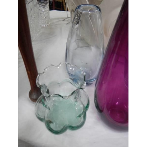 601 - A mixed lot of coloured glass vases etc., COLLECT ONLY.