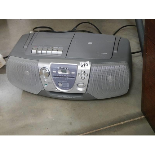 610 - A good Sony radio/CD player.