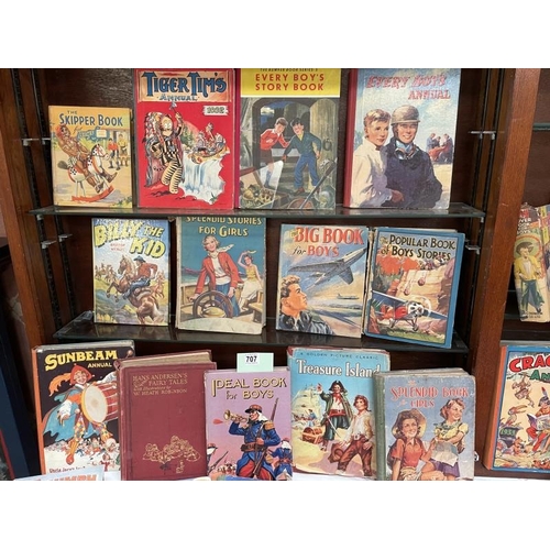 707 - A Large collection of children's annuals