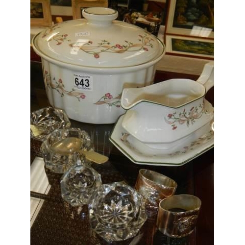 643 - A tureen with matching gravy boat, glass salts and napkin rings. COLLECT ONLY