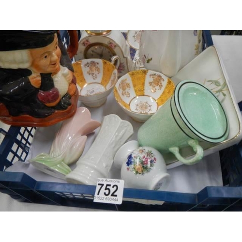 752 - A tray of interesting ceramics.