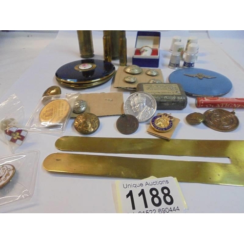 1188 - A mixed lot including powder compacts, badges, buttons etc.,