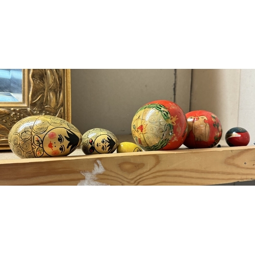 333 - 4 Russian nesting Doll's, 3x 5 pieces, 1 x 4 pieces & an oval one with 3 pieces & a ball with 3 piec... 