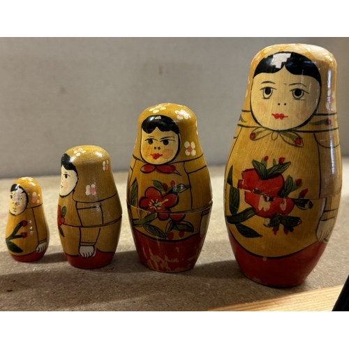 360 - 5 lots of Russian nesting Doll's, 3 x 5 pieces & 2 x 4 pieces