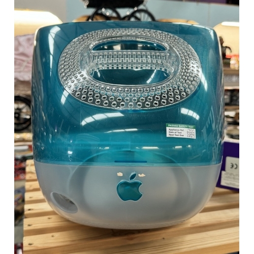 220 - An iMAC G3 in a rare bondi blue colour