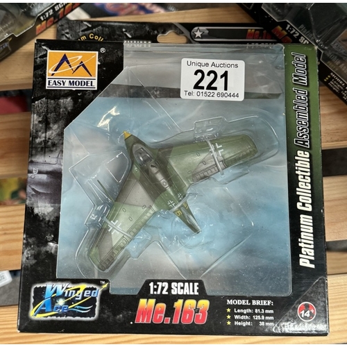 221 - 9 Boxed WWII aircraft aircraft series 1/72 scale model planes