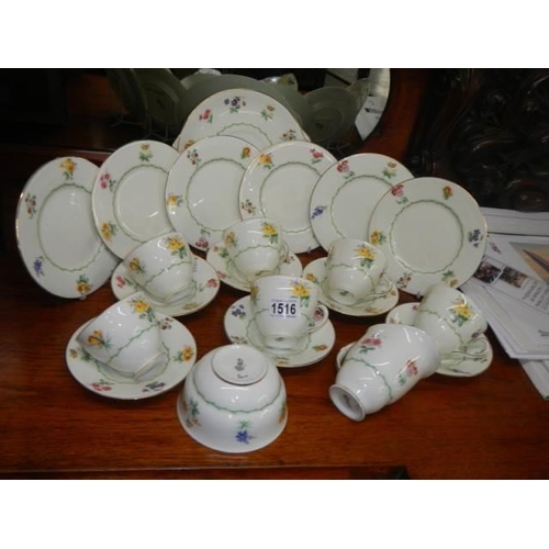 1516 - A Royal Doulton 21 piece tea set in good condition, COLLECT ONLY.