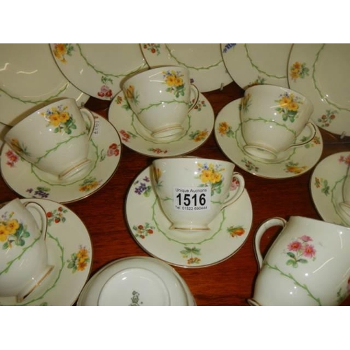 1516 - A Royal Doulton 21 piece tea set in good condition, COLLECT ONLY.