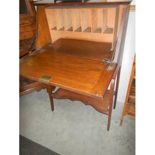 1537 - An Edwardian desk. COLLECT ONLY.