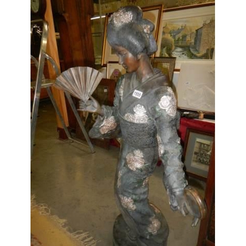 1555 - A good heavy bronze figure of a Geisha, 120 cm tall. COLLECT ONLY.