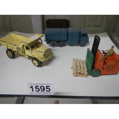 1595 - Two old die cast lorries and a fork lift truck.