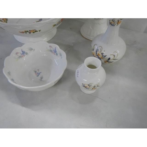 1597 - A good lot of Aynsley porcelain in good condition.