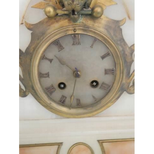 1618 - A good marble clock complete and in working order. COLLECT ONLY