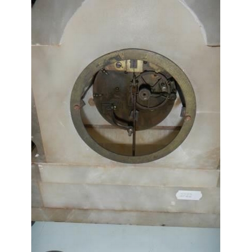 1618 - A good marble clock complete and in working order. COLLECT ONLY