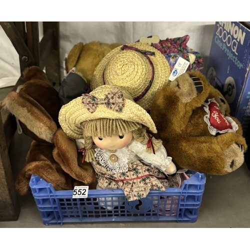 552 - A quantity of soft toys & Doll's