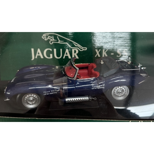 822 - An Auto Art 1/18 Jaguar XK-SS in blue.