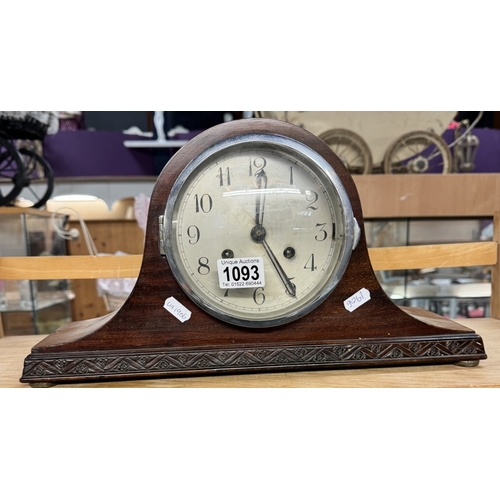 1093 - A 1930's Napoleon hat mantle clock