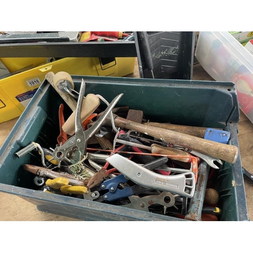 1016 - A quantity of tools including leather hole puncher, screwdrivers etc