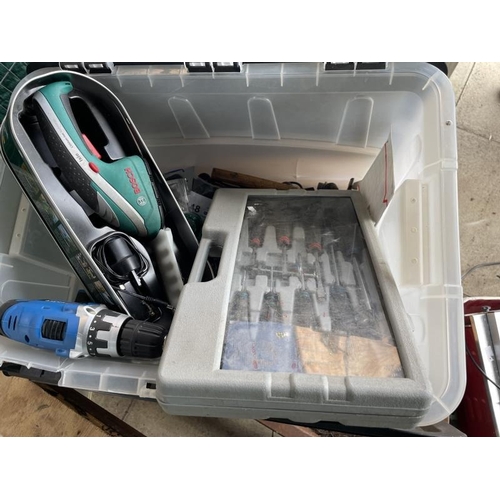 1018 - A quantity of tools including drills, mini hedge trimmers,screws etc