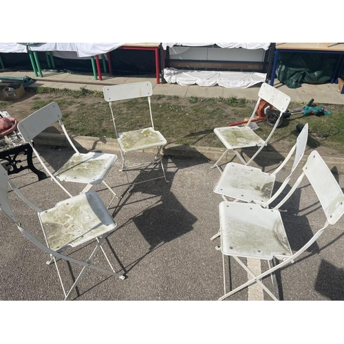 1037 - 6 metal outside chairs