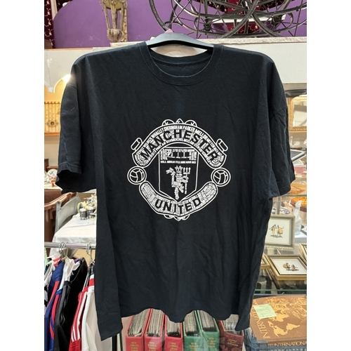 1122 - 4 Manchester United related T-Shirts & Shirts