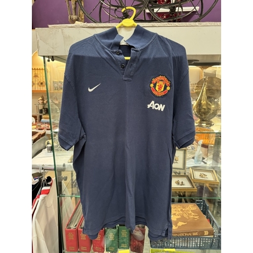 1122 - 4 Manchester United related T-Shirts & Shirts