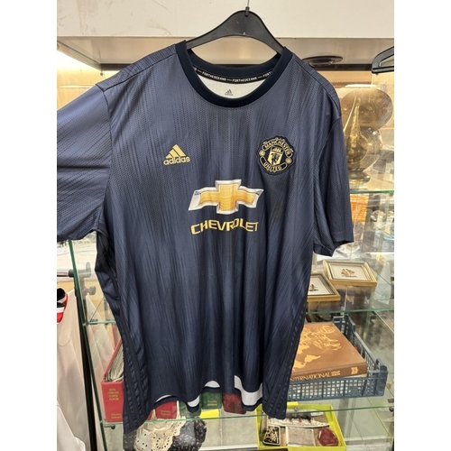 1123 - 2 Manchester United shirts including 18/19 Rashford Third kit 3XL & 18/19 Lingard away shirt 3XL & A... 