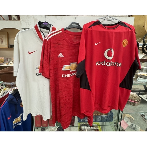 1126 - 3 Manchester United shirts including 02/04 Keane home kit size L, 20/21 Rashford home kit size 2XL &... 