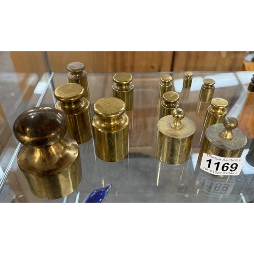 1169 - A quantity of brass scale weights