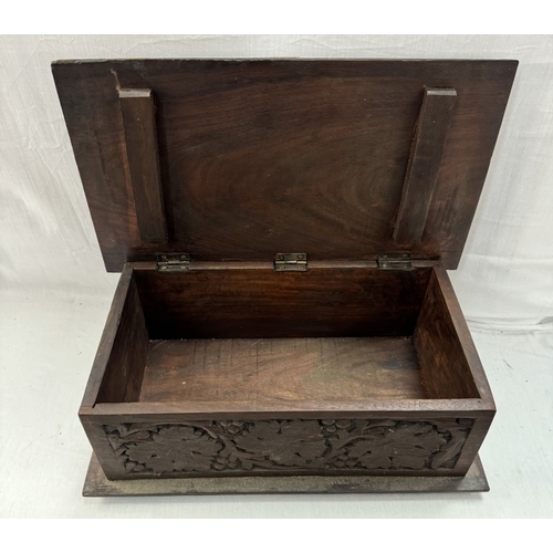 1180 - A decorative wooden box