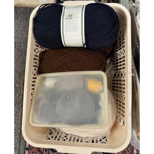 1188 - A quantity of sewing items, wool, fabric, tablecloth etc