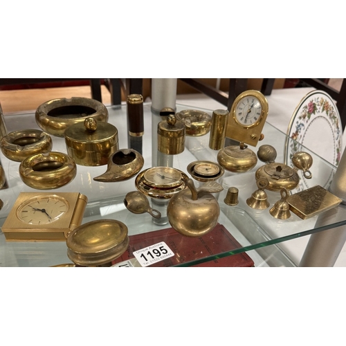 1195 - A good lot of vintage brass items