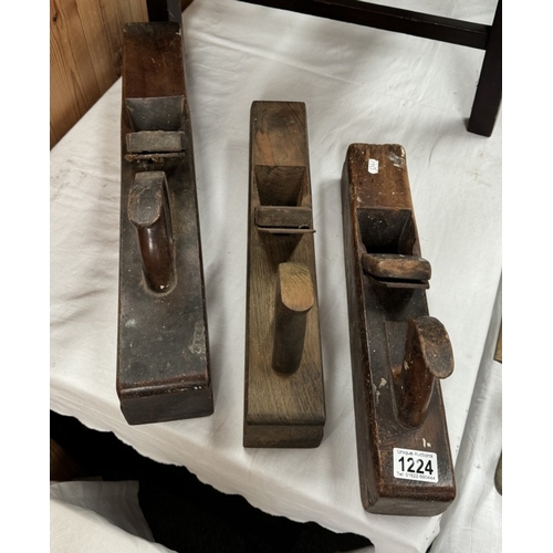 1224 - 3 Wooden jack planes