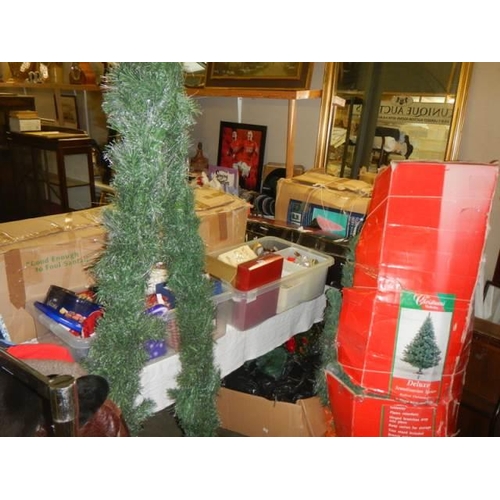 662 - A large quantity of Christmas decorations including trees, COLLECT ONLY.