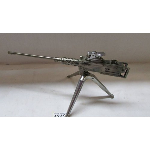 1346 - A Japanese lighter in the form of a Browning M3 machine gun.