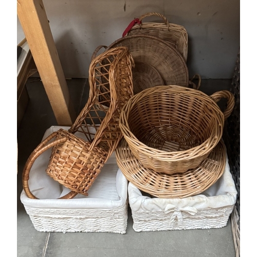 33 - A quantity of wicker baskets