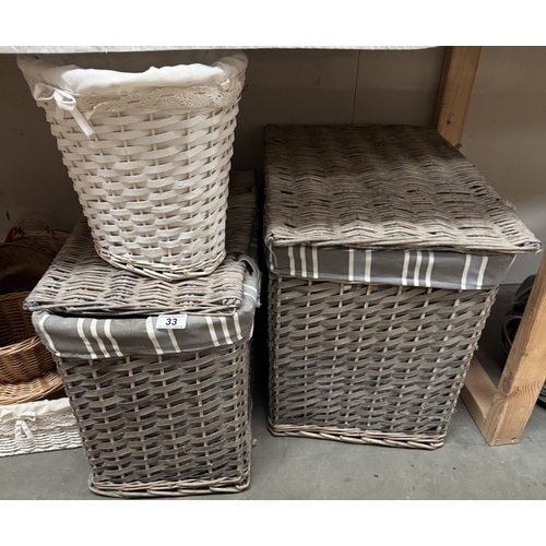 33 - A quantity of wicker baskets