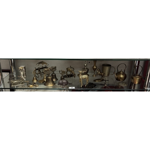 44 - A mixed lot of brassware