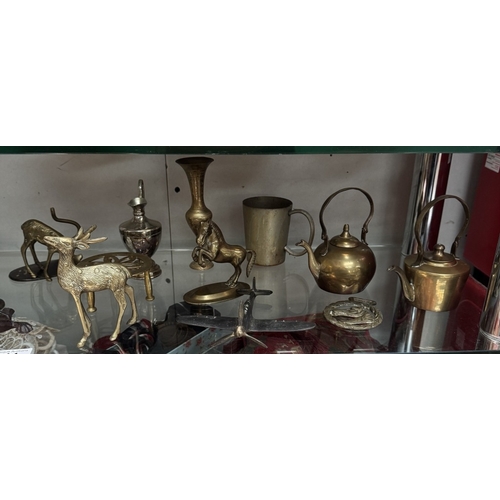 44 - A mixed lot of brassware