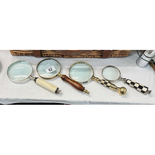 62 - 4 Magnifying glasses