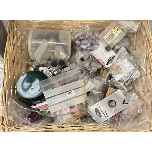 168 - A basket of buttons & A quantity of embroidery threads