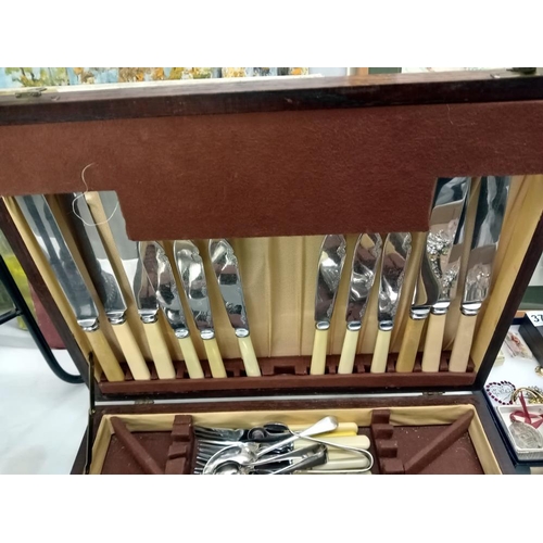 373 - A canteen of cutlery