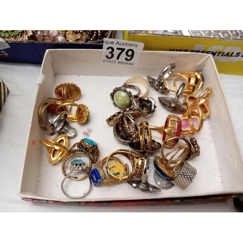 379 - A collection of costume rings