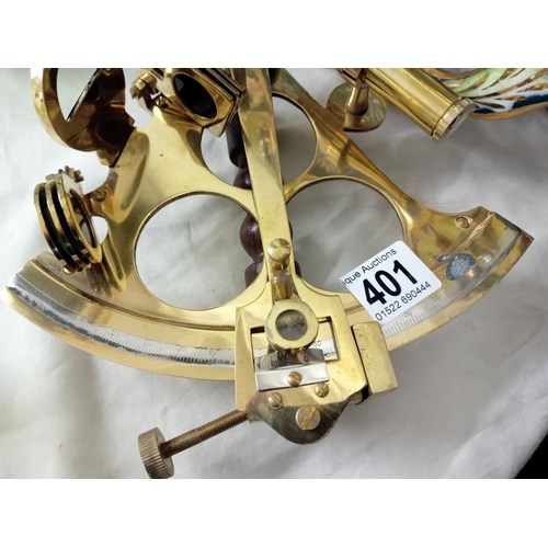 401 - A modern late 20th century sextant