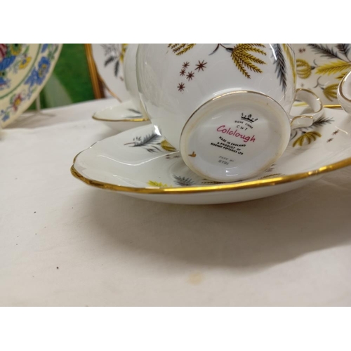 431 - A 20 piece Colclough tea set