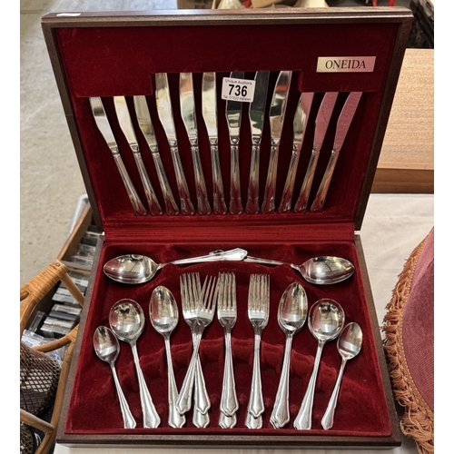 736 - A boxed Oneida cutlery set